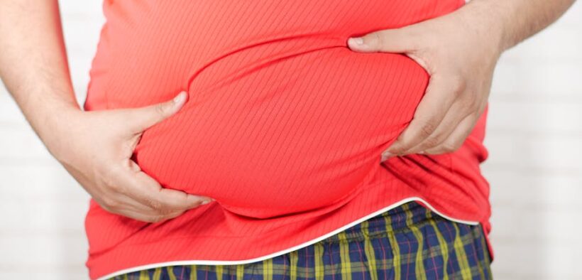 Dog bloated belly digestive symptom and emergency warnings