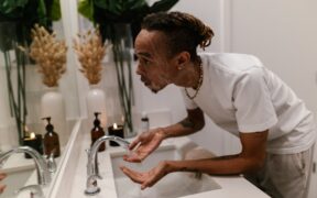 Early Coat Damage Detection During Grooming