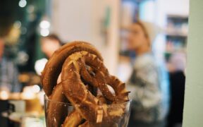 Pretzels salt toxicity pets