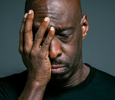 Cat tear staining reasons and when to be concerned