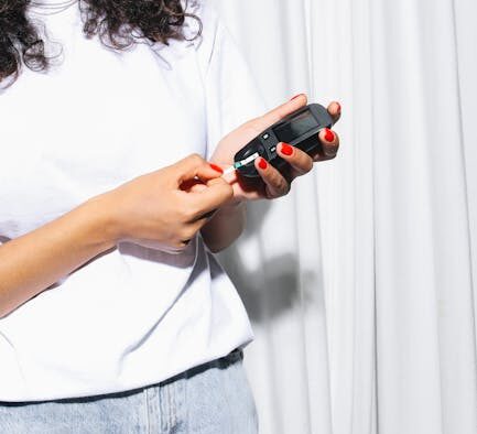 Preventive nail splitting prevention in dogs