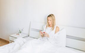 Cats showing agitation during bedtime routines