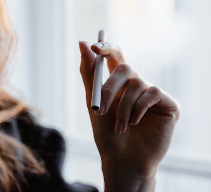 Preventing overeating in indoor cats habit control