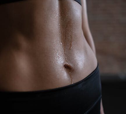 Urination with abdomen contractions