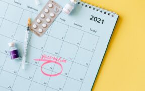 Preparing anxious puppies for their vaccination schedule