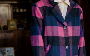 Observing Coat Patterns During Grooming