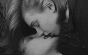 Can my dog have skin sensitivity to grass