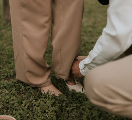 Can parasite medication affect grooming behavior