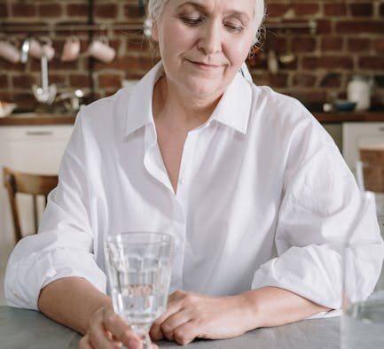 Is it safe to bathe pets after parasite medication