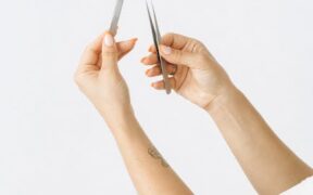 Can grooming tools irritate pet skin