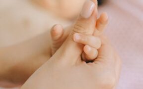 Why saliva staining affects skin health