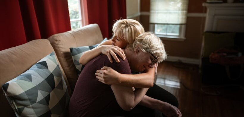 Safe ways to support a pet in pain at home