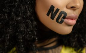 Can parasite medication cause eye squinting