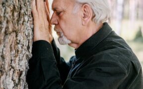 Can patchy hair loss be seasonal